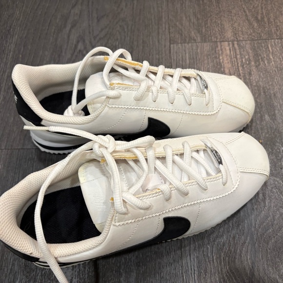 Nike Classic Cortez Leather Shoe White/Black - Picture 4 of 7